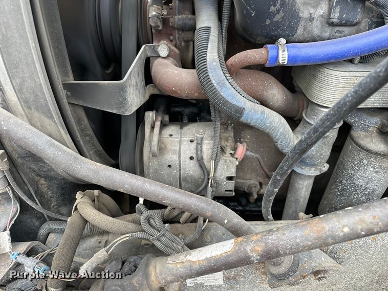 image for item DV0798 2003 Mack CX613 semi truck