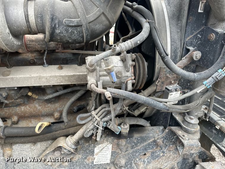 image for item DV0798 2003 Mack CX613 semi truck