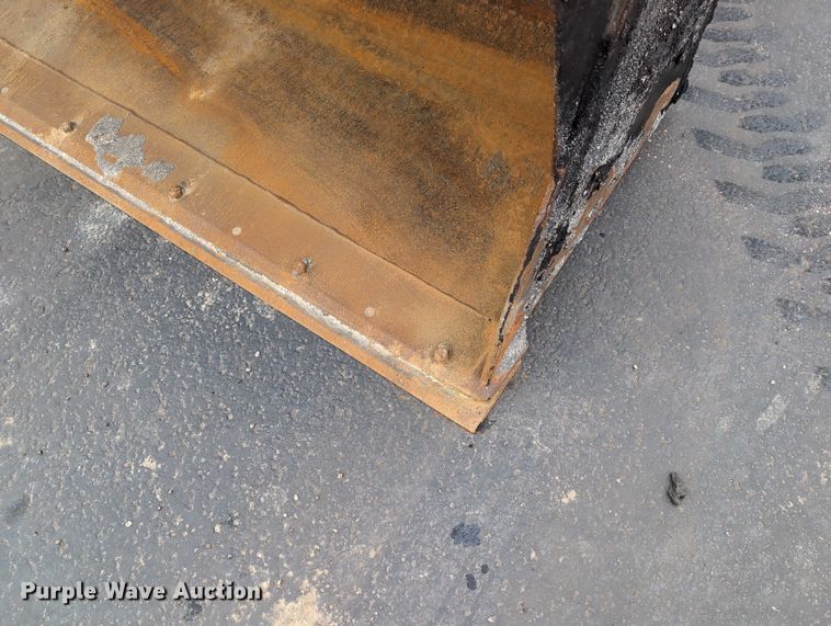 image for item DV0801 2004 Komatsu WB150 backhoe