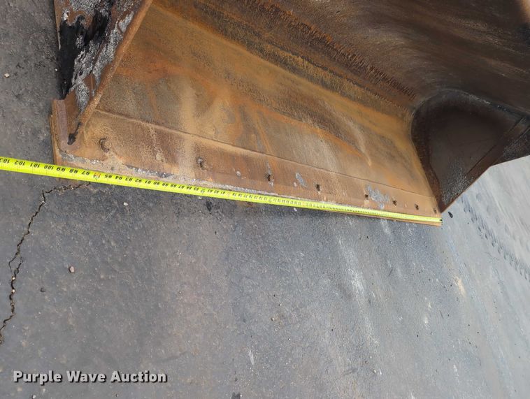 image for item DV0801 2004 Komatsu WB150 backhoe