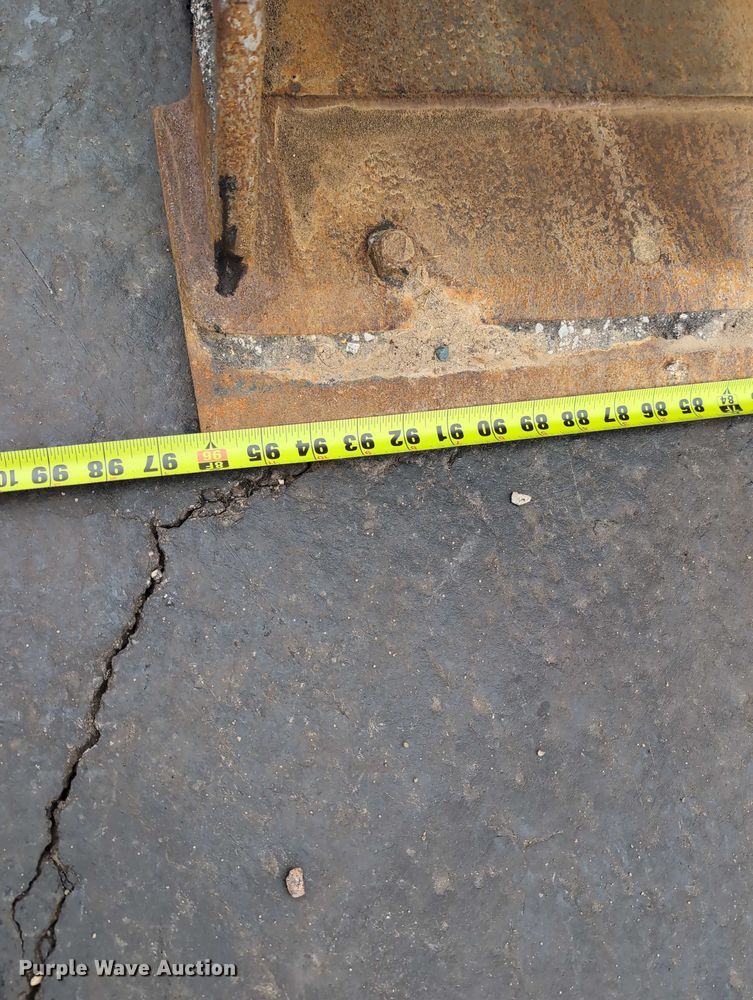 image for item DV0801 2004 Komatsu WB150 backhoe