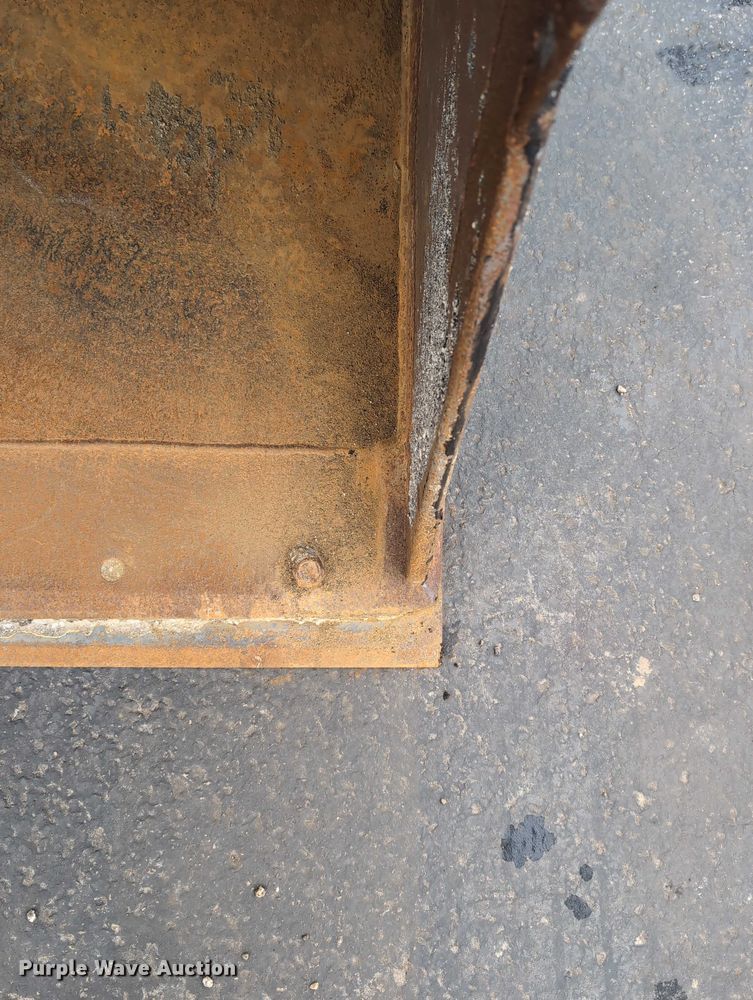 image for item DV0801 2004 Komatsu WB150 backhoe