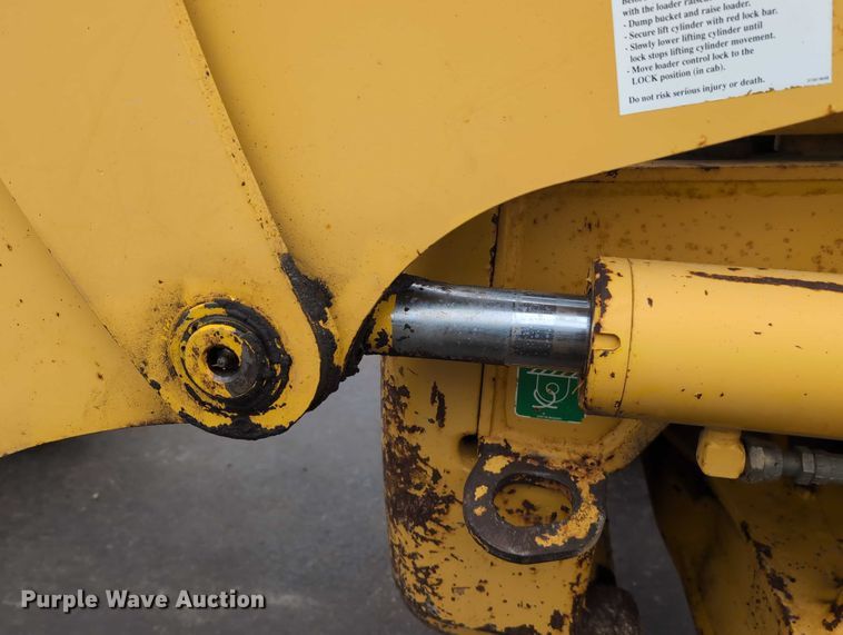 image for item DV0801 2004 Komatsu WB150 backhoe