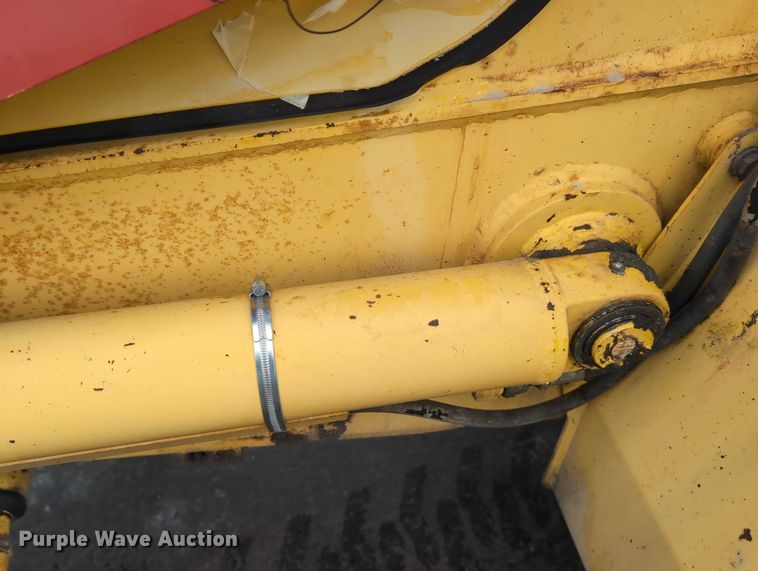 image for item DV0801 2004 Komatsu WB150 backhoe