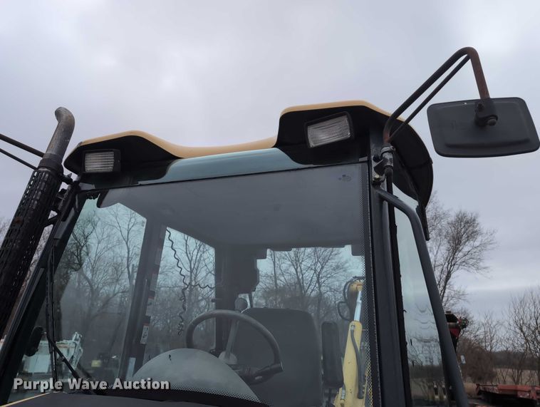 image for item DV0801 2004 Komatsu WB150 backhoe