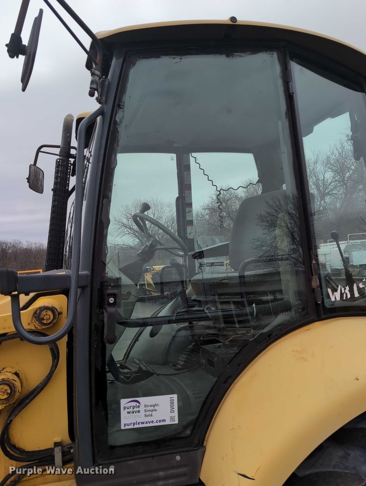 image for item DV0801 2004 Komatsu WB150 backhoe