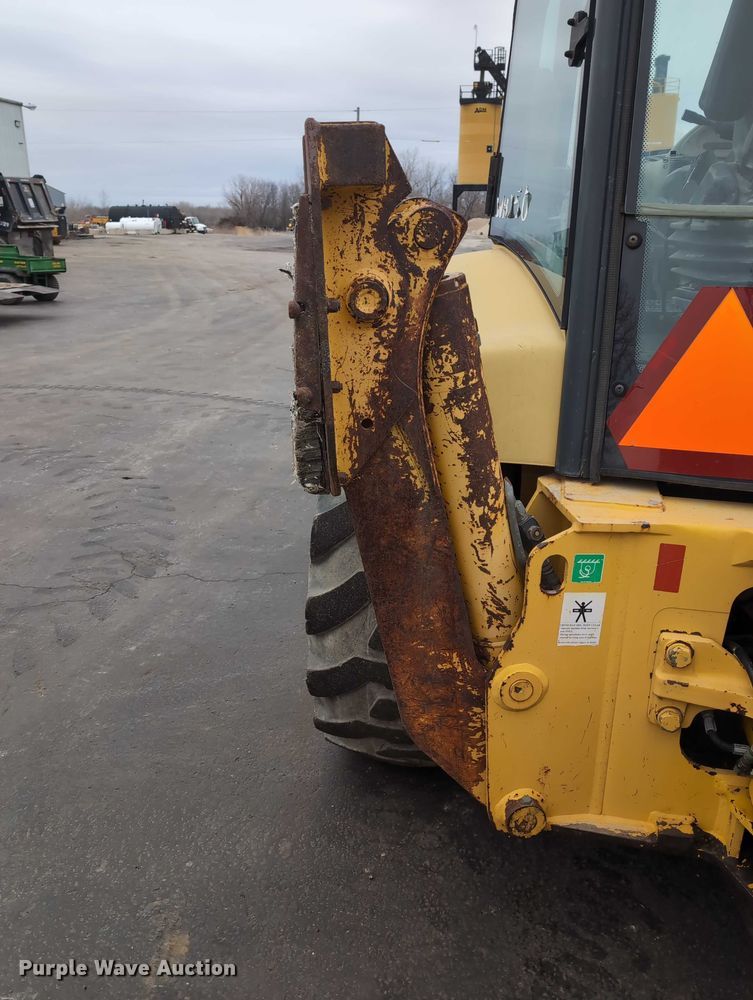 image for item DV0801 2004 Komatsu WB150 backhoe
