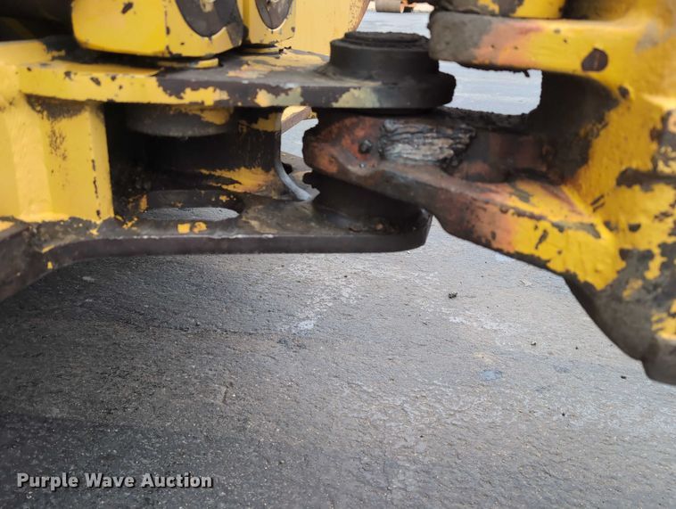 image for item DV0801 2004 Komatsu WB150 backhoe