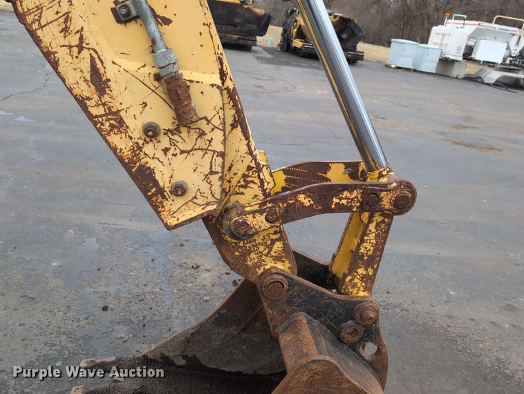 image for item DV0801 2004 Komatsu WB150 backhoe