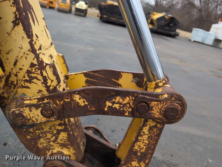 image for item DV0801 2004 Komatsu WB150 backhoe