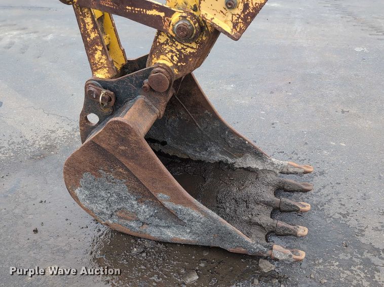 image for item DV0801 2004 Komatsu WB150 backhoe