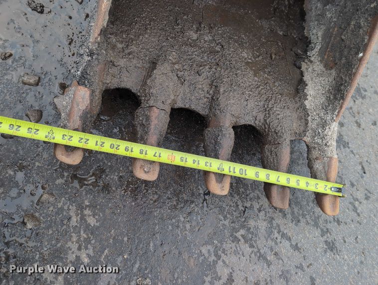 image for item DV0801 2004 Komatsu WB150 backhoe