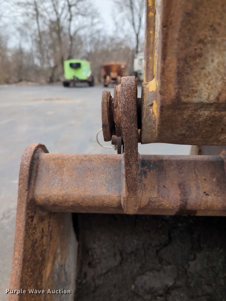 image for item DV0801 2004 Komatsu WB150 backhoe