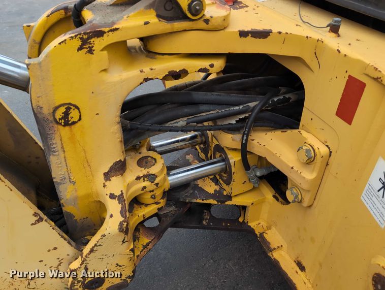 image for item DV0801 2004 Komatsu WB150 backhoe