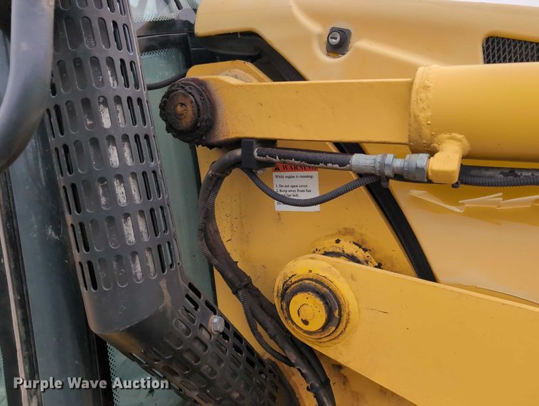 image for item DV0801 2004 Komatsu WB150 backhoe