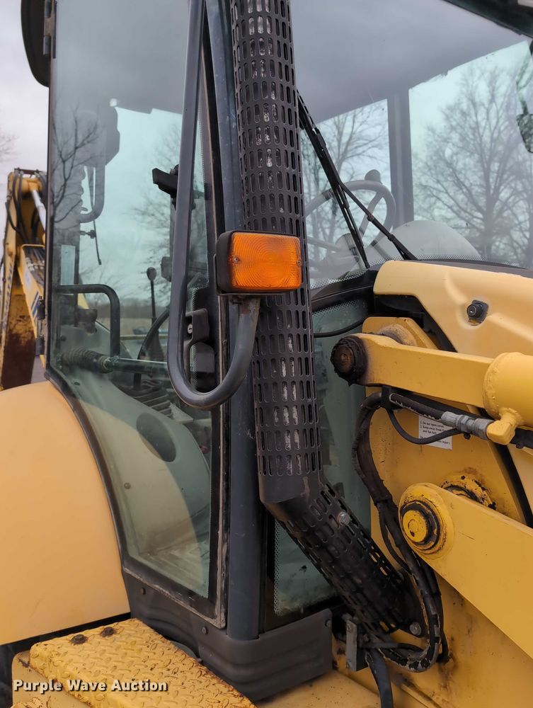 image for item DV0801 2004 Komatsu WB150 backhoe