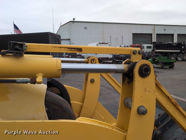 image for item DV0801 2004 Komatsu WB150 backhoe