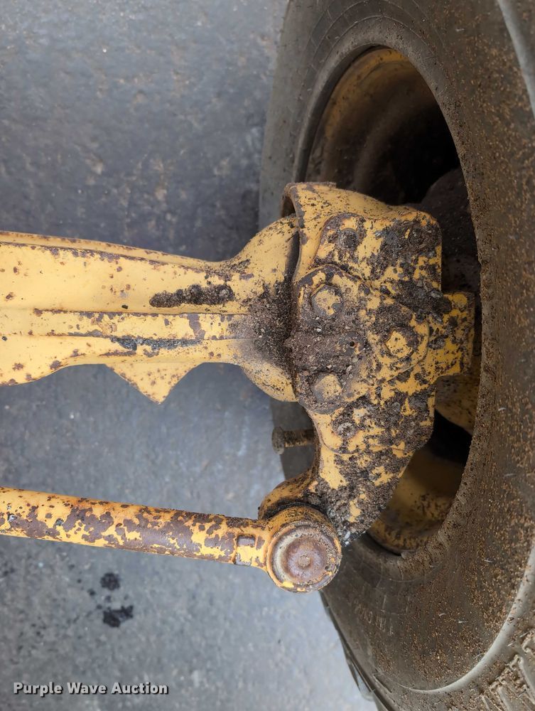 image for item DV0801 2004 Komatsu WB150 backhoe