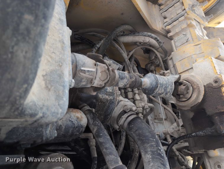 image for item DV0801 2004 Komatsu WB150 backhoe