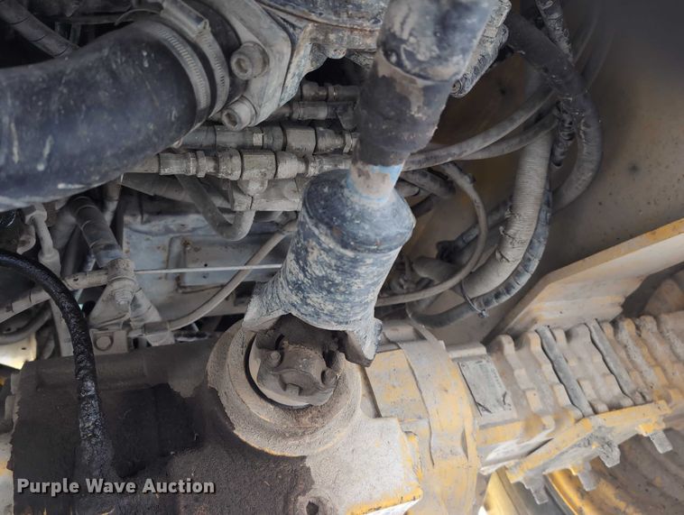 image for item DV0801 2004 Komatsu WB150 backhoe