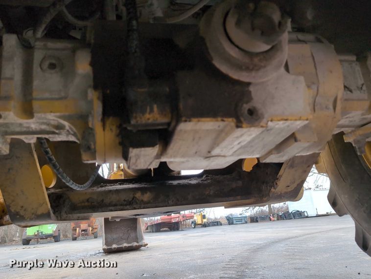 image for item DV0801 2004 Komatsu WB150 backhoe