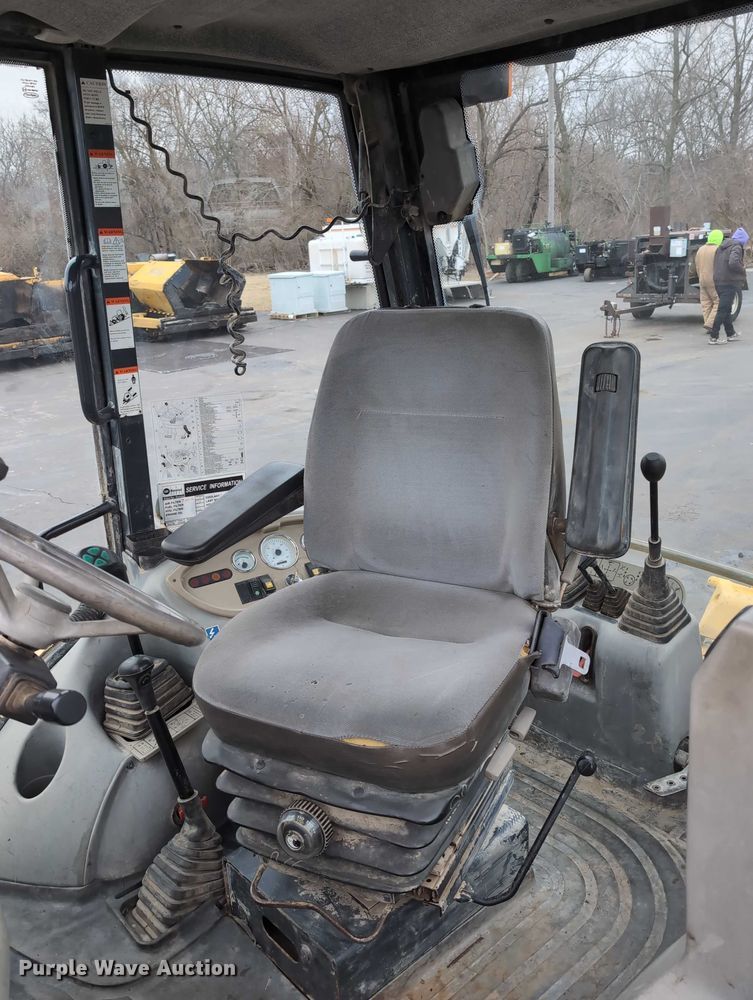 image for item DV0801 2004 Komatsu WB150 backhoe