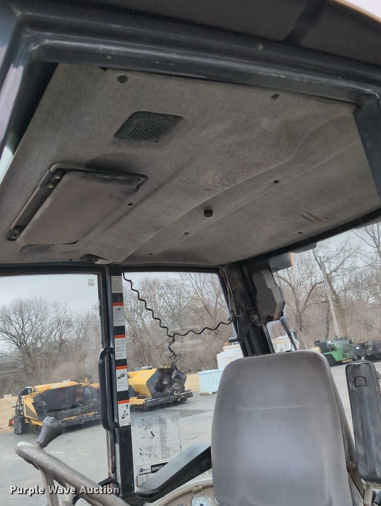 image for item DV0801 2004 Komatsu WB150 backhoe