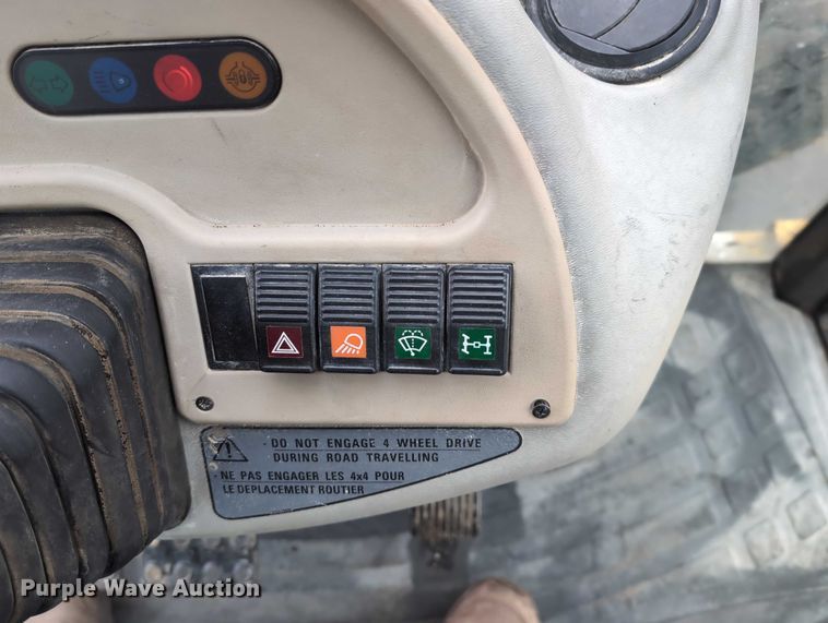 image for item DV0801 2004 Komatsu WB150 backhoe