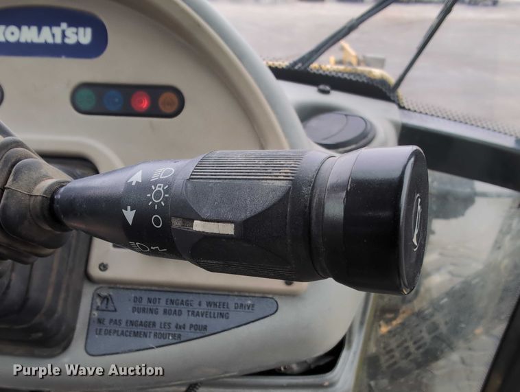 image for item DV0801 2004 Komatsu WB150 backhoe