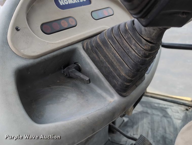 image for item DV0801 2004 Komatsu WB150 backhoe