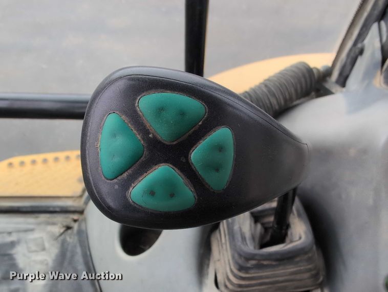 image for item DV0801 2004 Komatsu WB150 backhoe