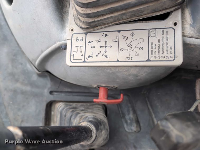 image for item DV0801 2004 Komatsu WB150 backhoe