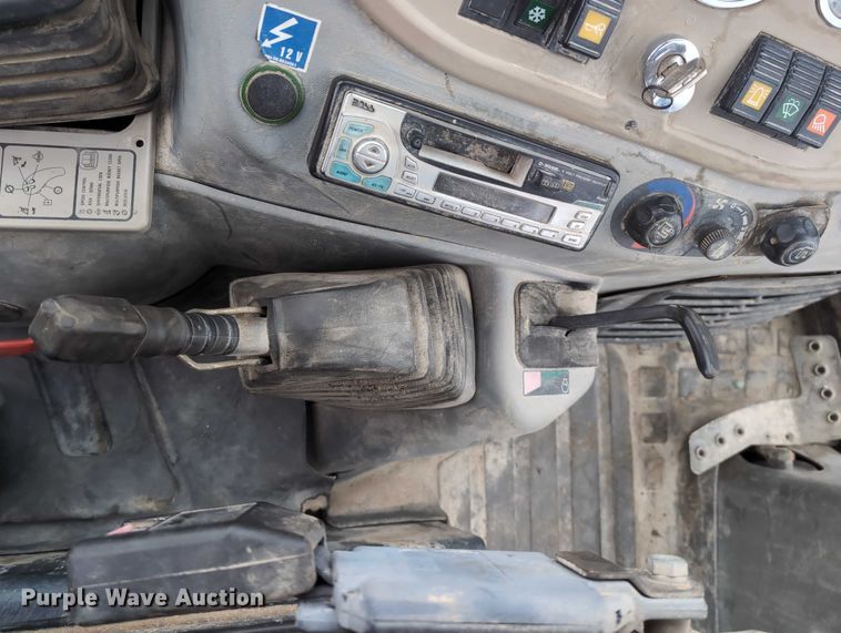 image for item DV0801 2004 Komatsu WB150 backhoe