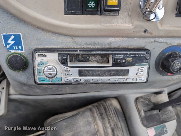 image for item DV0801 2004 Komatsu WB150 backhoe