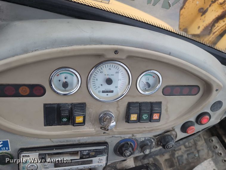 image for item DV0801 2004 Komatsu WB150 backhoe