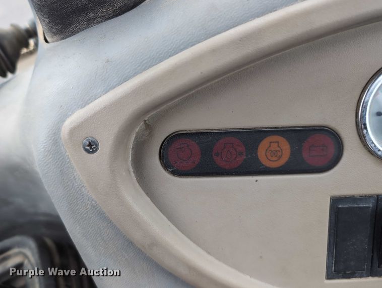 image for item DV0801 2004 Komatsu WB150 backhoe