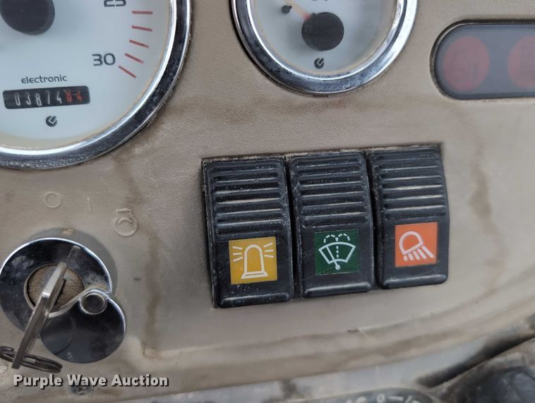 image for item DV0801 2004 Komatsu WB150 backhoe