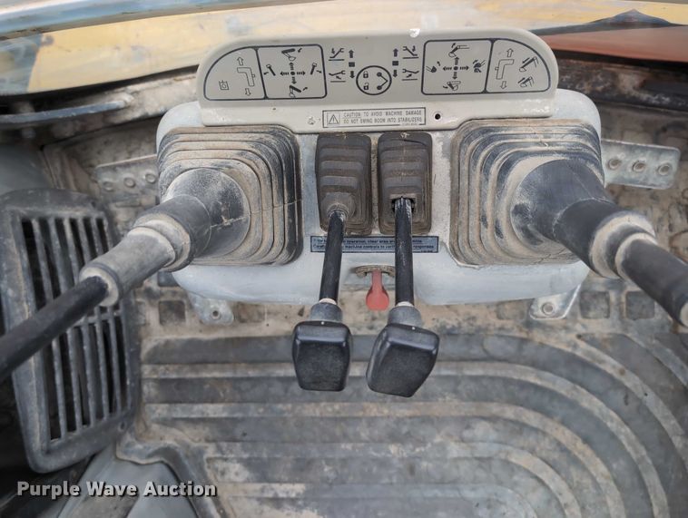 image for item DV0801 2004 Komatsu WB150 backhoe