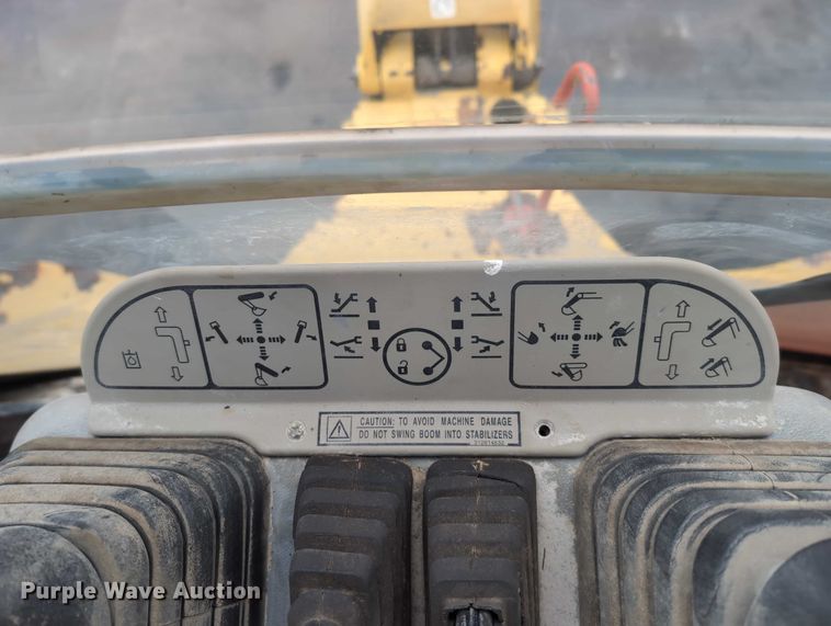 image for item DV0801 2004 Komatsu WB150 backhoe