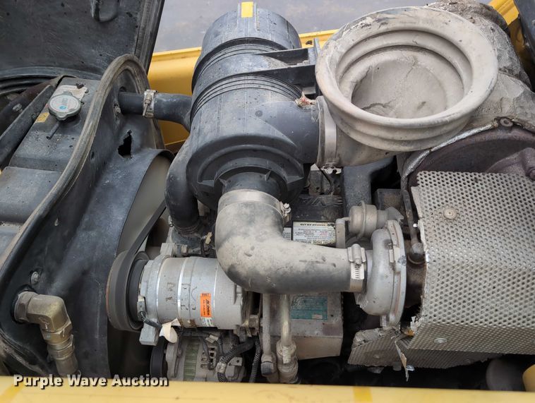 image for item DV0801 2004 Komatsu WB150 backhoe