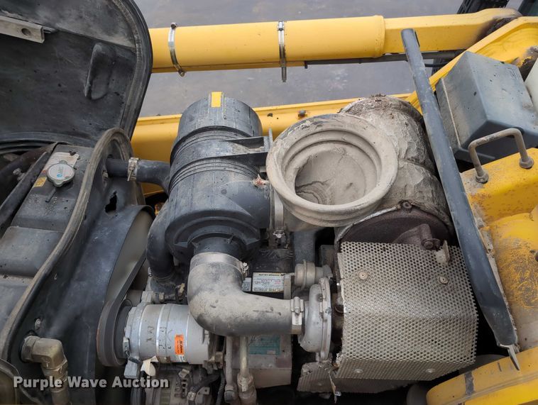 image for item DV0801 2004 Komatsu WB150 backhoe