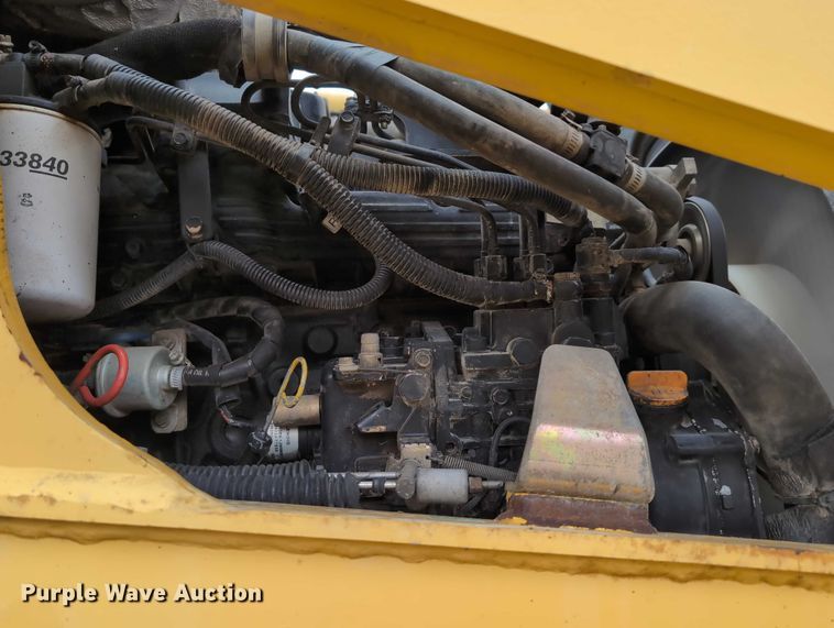 image for item DV0801 2004 Komatsu WB150 backhoe