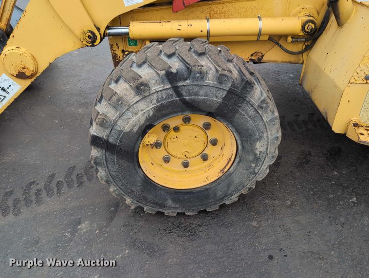 image for item DV0801 2004 Komatsu WB150 backhoe