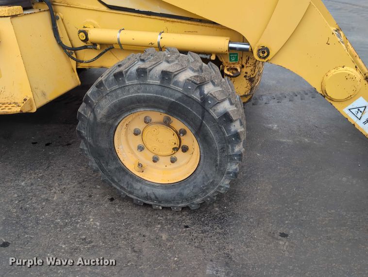 image for item DV0801 2004 Komatsu WB150 backhoe