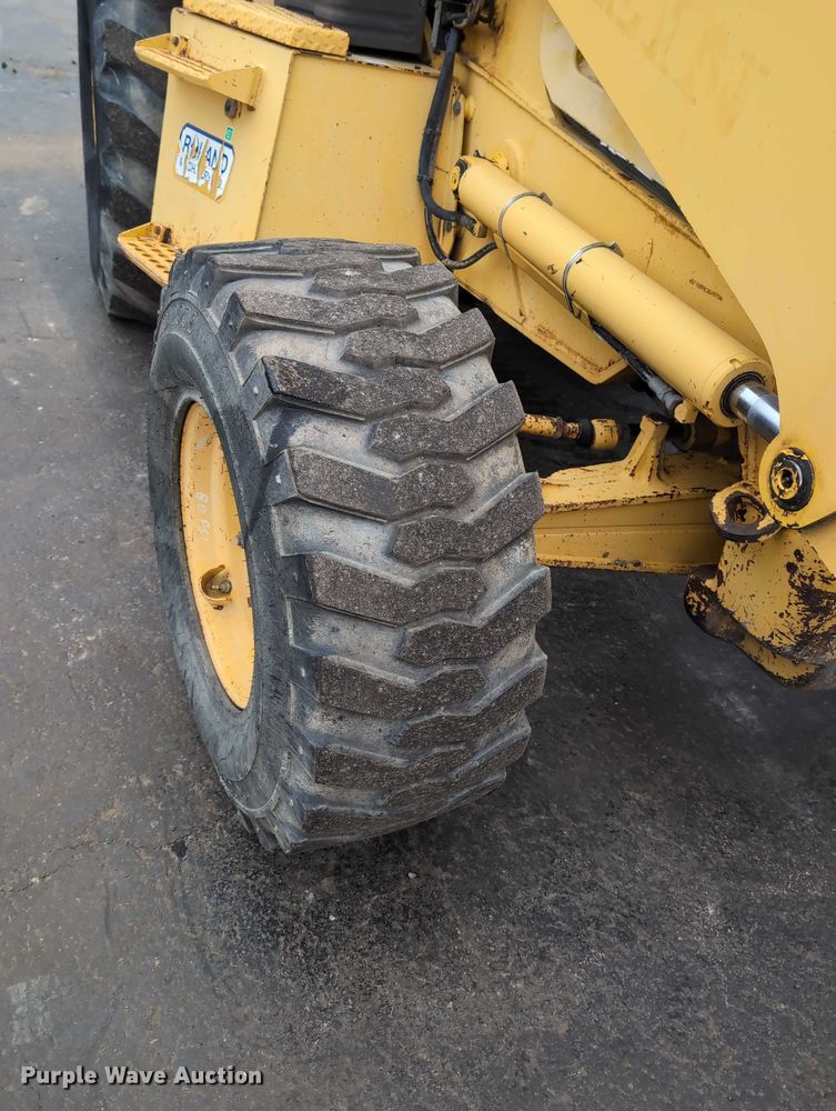 image for item DV0801 2004 Komatsu WB150 backhoe