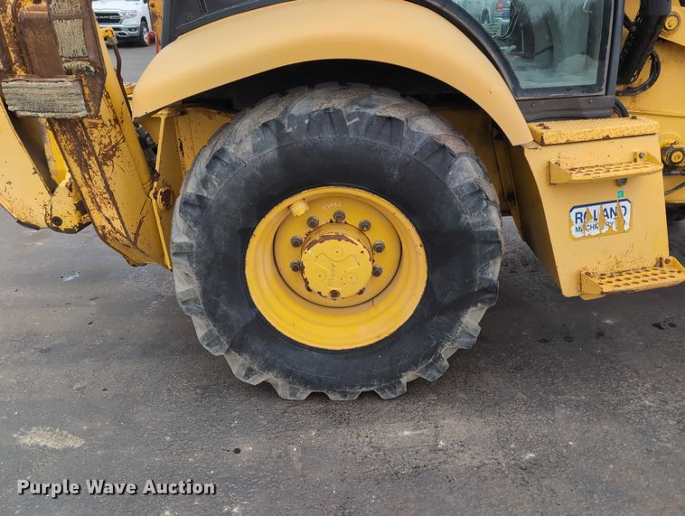 image for item DV0801 2004 Komatsu WB150 backhoe