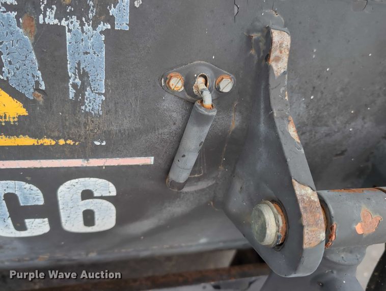 image for item DV0802 2000 Caterpillar PC6 skid steer cold planer