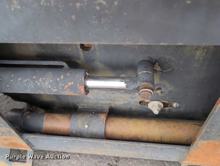 image for item DV0803 2000 Caterpillar PC9 skid steer cold planer