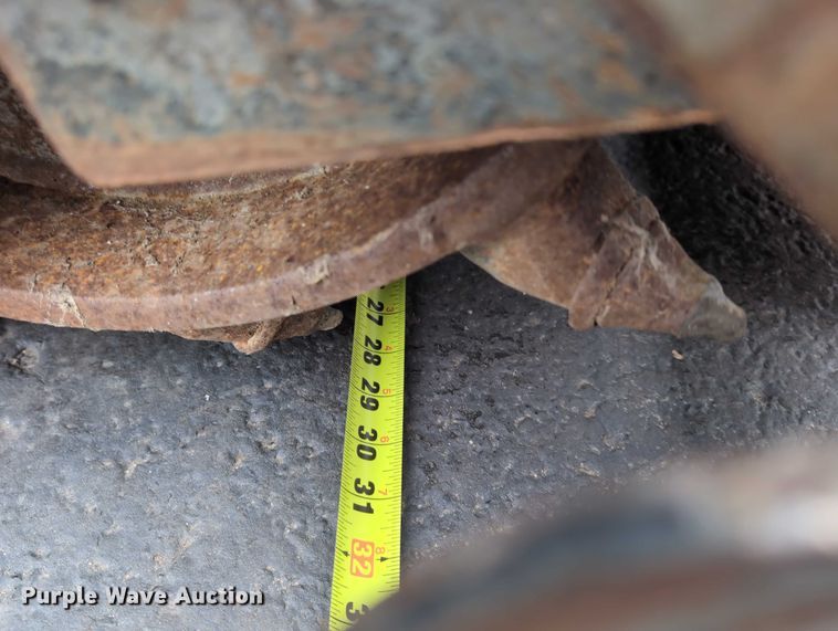 image for item DV0803 2000 Caterpillar PC9 skid steer cold planer