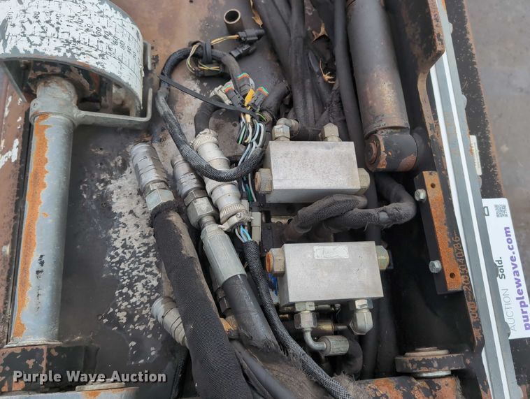 image for item DV0804 2005 Caterpillar PC210 skid steer cold planer